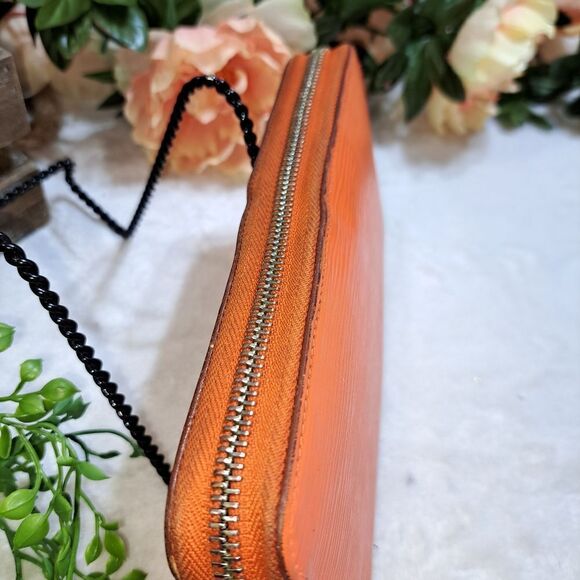 Authentic Louis Vuitton Epi Zippy Wallet with Dust Bag - Picture 8 of 17